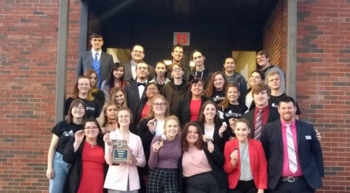 Zizzer Speech and Debate takes third in districts