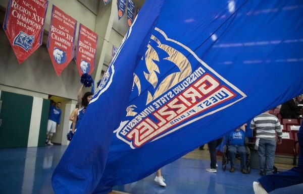 Grizzly Volleyball team receives USMC/AVCA Team Academic Award