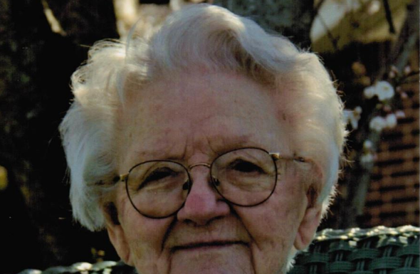 Dorothy L. (Bennett) Richards
