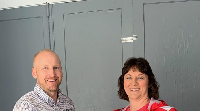 West Plains Bank – Willow Springs branch donates to YMCA