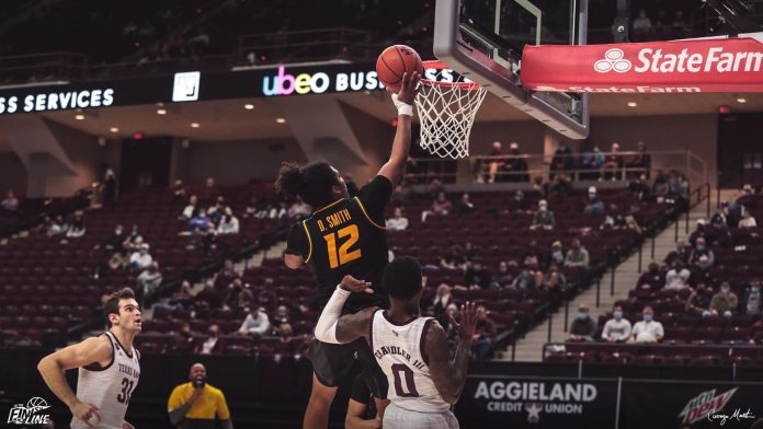 2020_21Hoops_16x9PhotoFilter1_32_