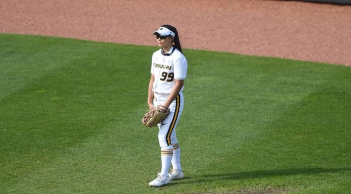 No. 18/19 Mizzou Softball Falls in Midweek Clash