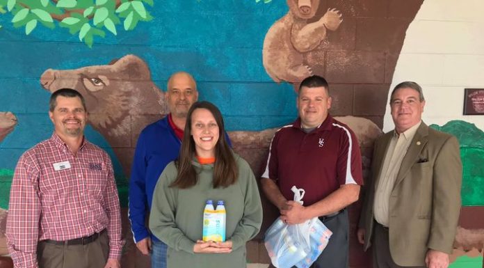 West Plains Sunrise Rotary Club donates sunscreen to W.S. Elementary
