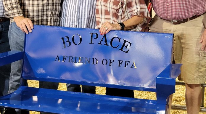 Video: Dedication made to the family of Bo Pace at Youth Livestock Auction