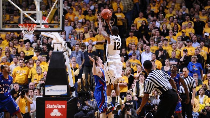 20120204dd2549_mu_mbasketball_kansas