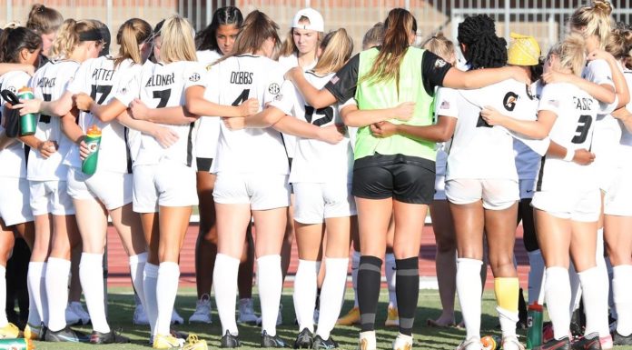 Soccer Fights to the End, Falls in 2OT to No. 17 Tennessee