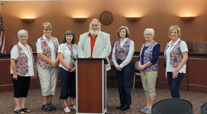 West Plains Mayor Signs Constitution Week into law