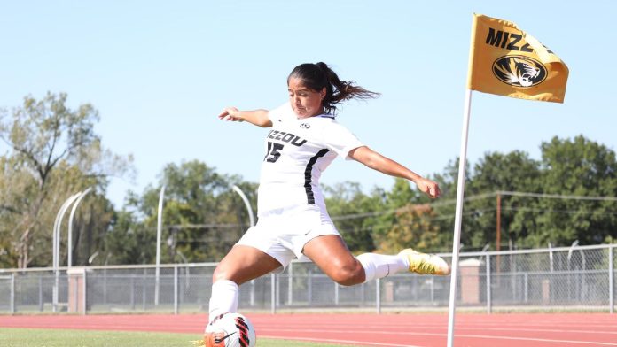 092621_TennesseeVMizzouSoccer_PiperHansen0614
