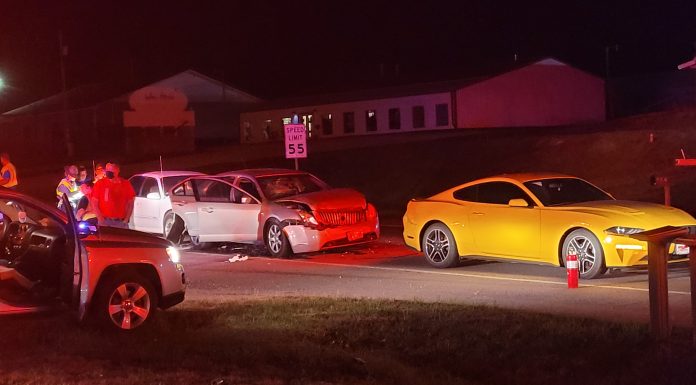3 vehicle crash on Friday night injures 2 from Mammoth Springs