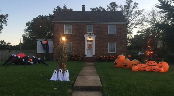 West Plains man continues his tradition of giving full-size candy bars to local Trick-or-Treaters this Halloween