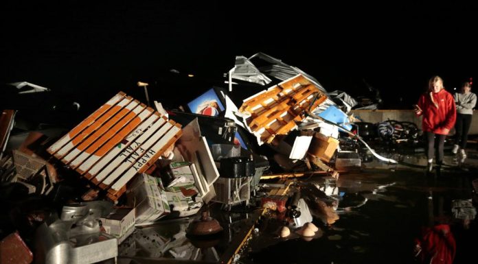 Suspected tornadoes cause damage in Missouri, Illinois