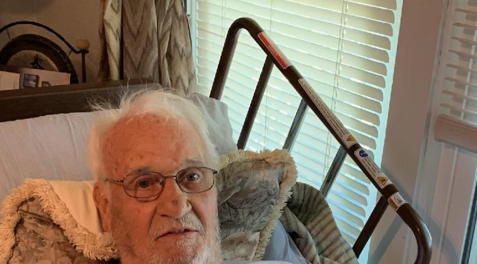 Ozarks Healthcare At Home: Hospice honors Robert Littles, Veteran, for Military Service