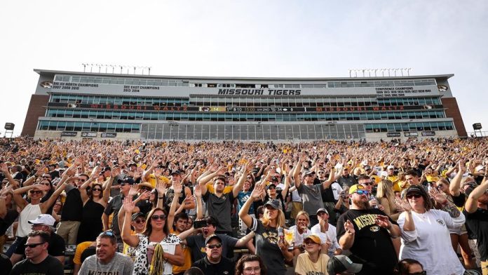 10092021_MIZ_FB_Mizzou_Homecoming_vs_North_Texas_hd_Originals_9941
