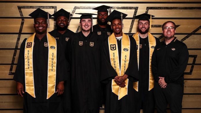 12172021_MIZ_FB_Winter_Graduates_hd_edits_01