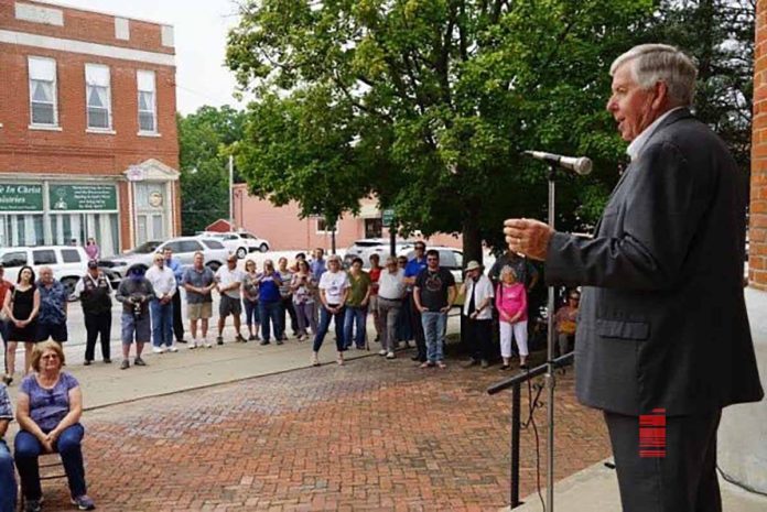 Parson Visits Boonville during Bicentennial Tour
