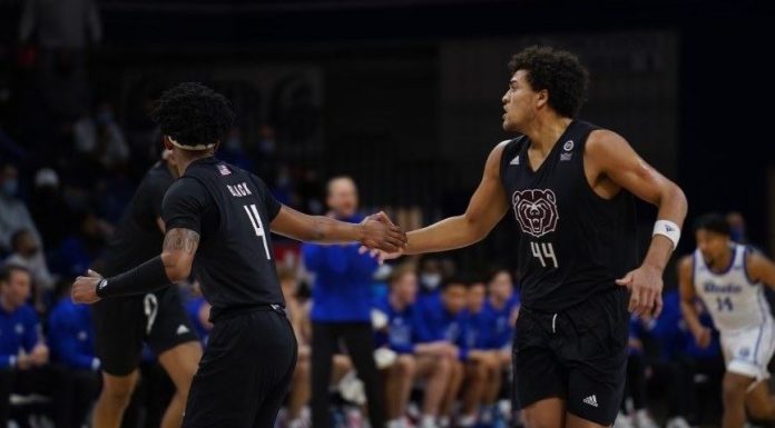 Bears Get Gritty in the Clutch, Snag 66-62 Win at Drake