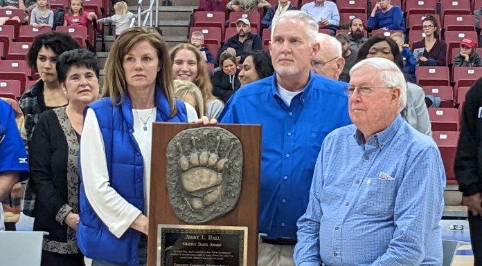 Jerry, Sue Hall receive Grizzly Track Award