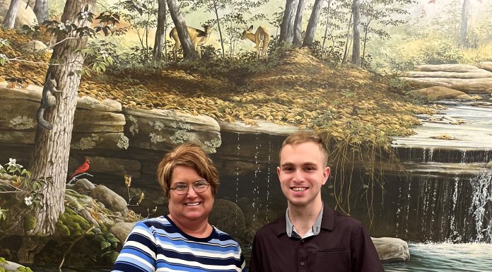 West Plains Bank and Trust Company Employees Award Five Scholarships