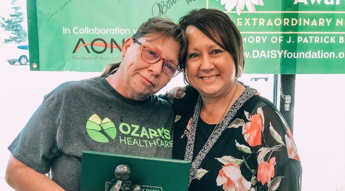 ICU Nurse recognized with DAISY Award at Ozarks Healthcare
