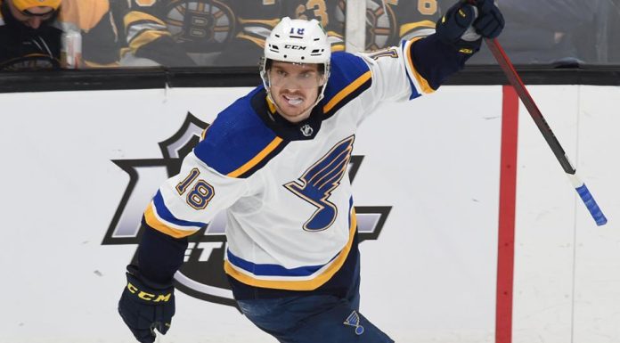 Thomas signs 8-year contract extension with Blues