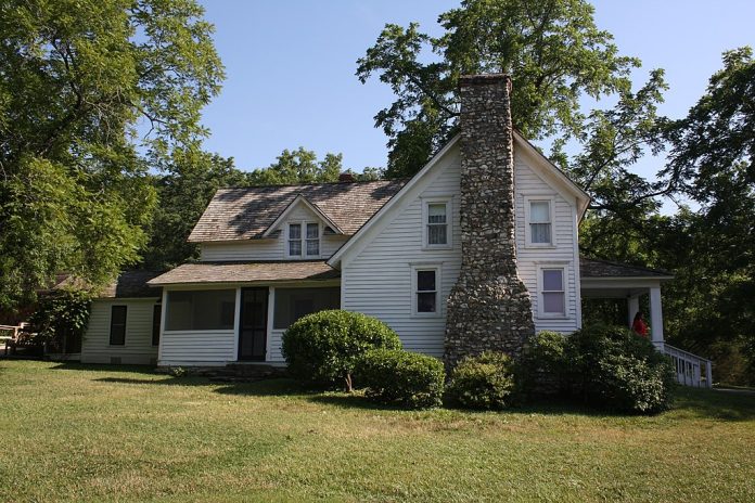LauraIngallsWilder-RockyRidgeFarm-MansfieldMO
