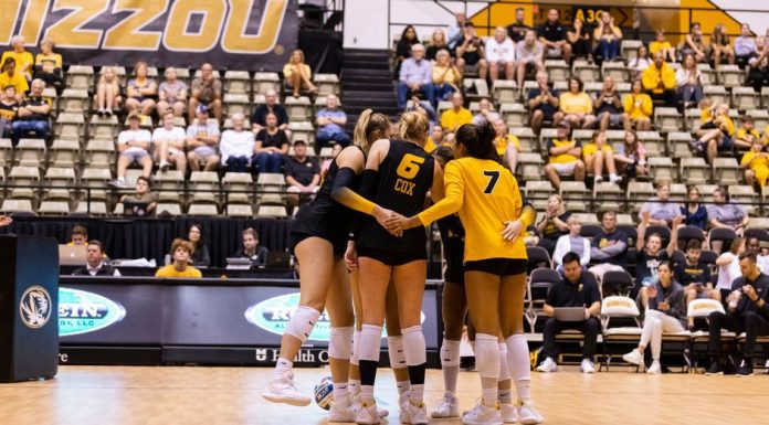 Volleyball Drop a 3-0 decision at Tennessee