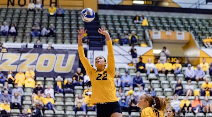 Volleyball Readies for Alabama
