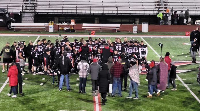 Zizzers Claim District Championship, 45-0