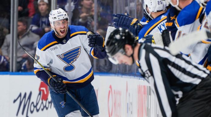 Schmaltz scores natural hat trick, Coyotes shut out Blues