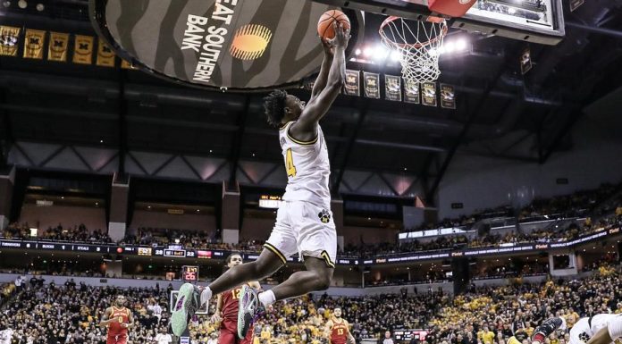 Men’s Basketball Blitzes No. 12 Iowa State, 78-61