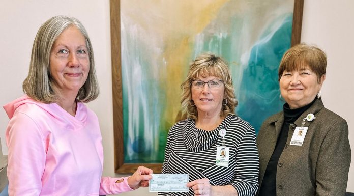 St Paul Lutheran Church Makes Donation to Ozarks Healthcare’s Mobile Mammography Initiative
