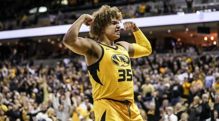 Men’s Basketball Tops South Carolina, 83-74