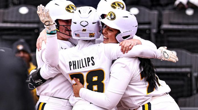 No. 25/23 Softball Rolls Roos in Home Opener