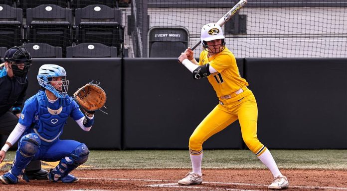 Softball Drops Series Finale at No. 8/11 Florida Sunday