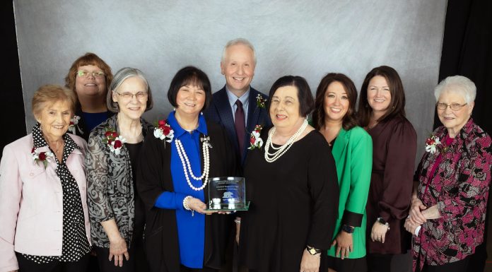 Friends of the Garnett Library earns volunteer award from MSU Alumni Association