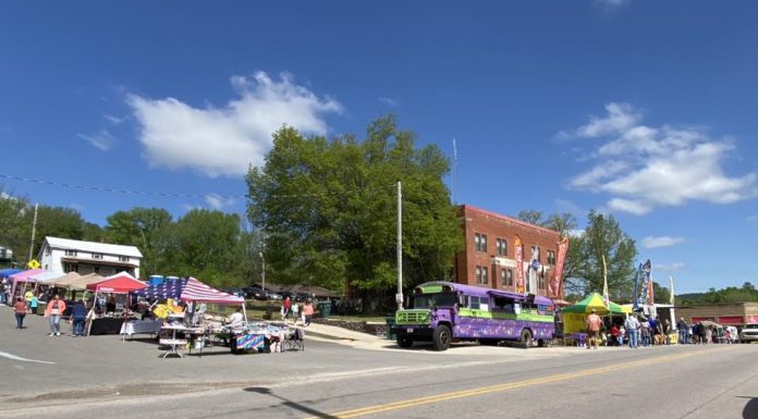 Ozarks Mountain Festival in Eminence Begins Today