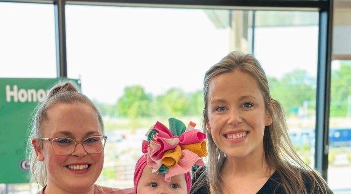 Ozarks Healthcare Med/Surg Nurse presented with DAISY Award during National Nurses’ Week and Hospital Week