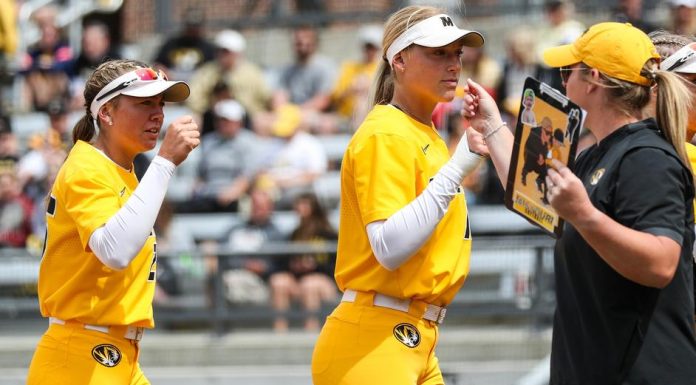 Daly and Honnold Named to Academic All-District Softball Team