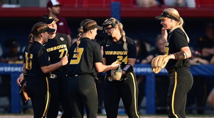 Softball Edges Mississippi State, 3-1, in SEC Tournament Opener Tuesday