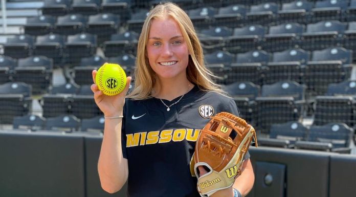 Softball Adds Transfer Outfielder Mya Dodge