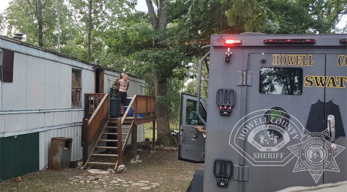 Search warrant finds guns and drugs at Pomona home, one arrested