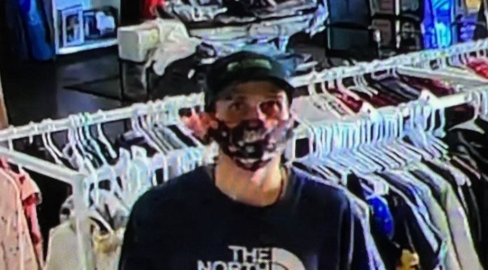 West Plains Police search for man accused of burglary last week