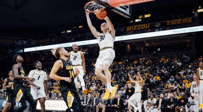 Men’s Basketball Hosts Memphis Friday Night