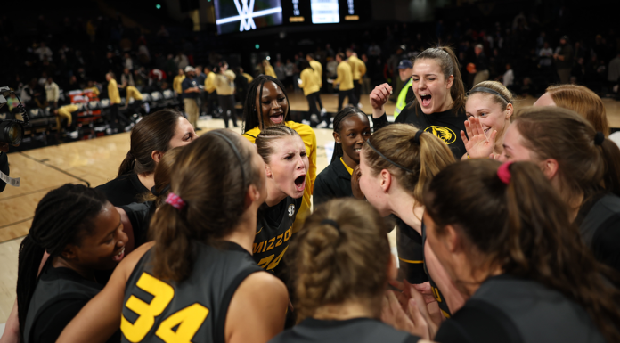 Women’s Basketball Topples Vanderbilt in Nashville
