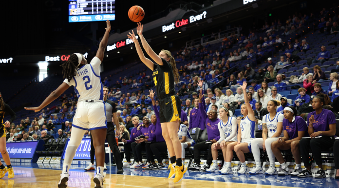 Women’s Basketball Rallies Late, Falls to Kentucky