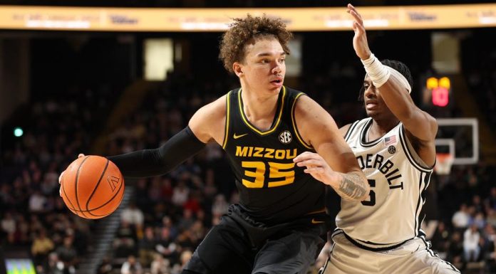 Men’s Basketball Drops Road Game to Vanderbilt