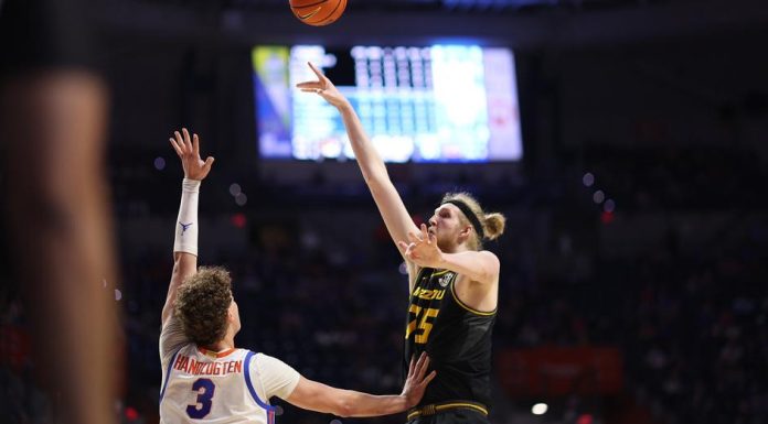 Men’s Basketball Rally Falls Short at No. 24 Florida