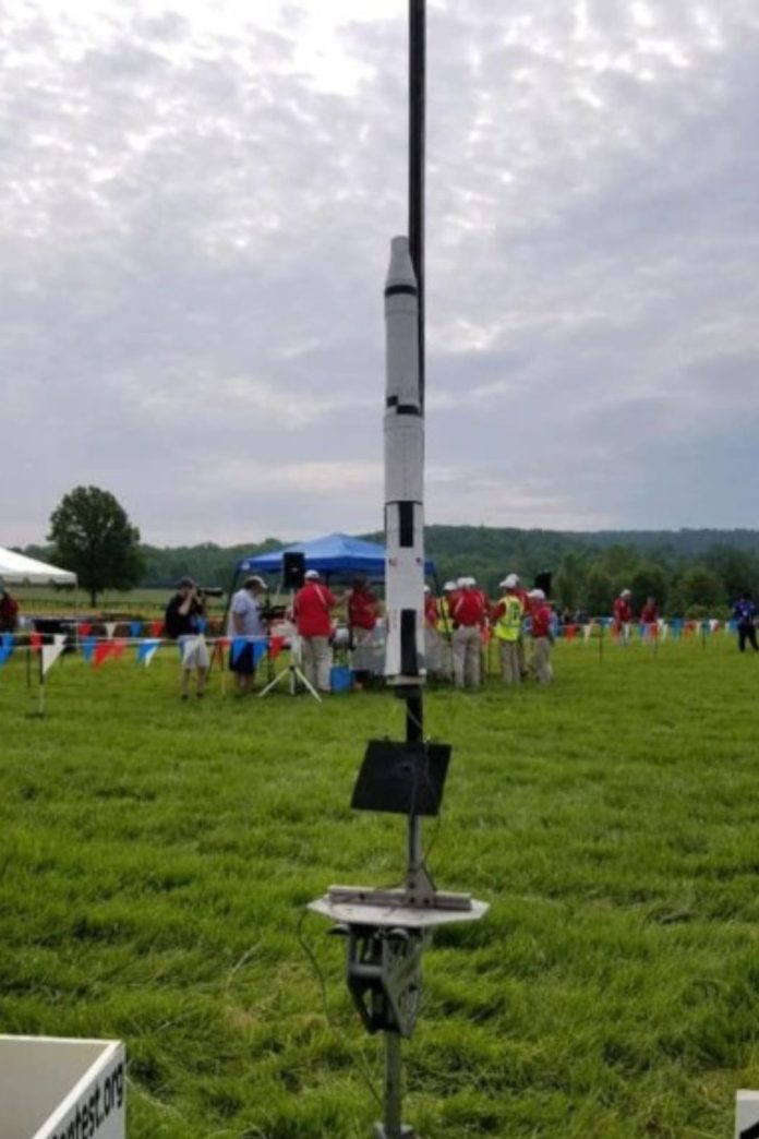 65e8b096156e9-RocketryPic24.pdf