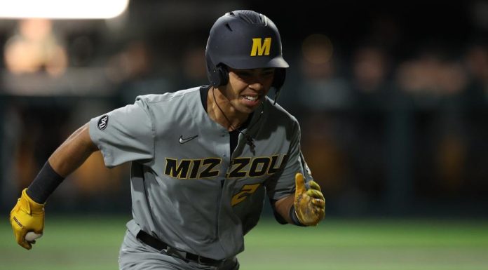 Late Rally Not Enough for Baseball in Series Opener at No. 9 Vanderbilt