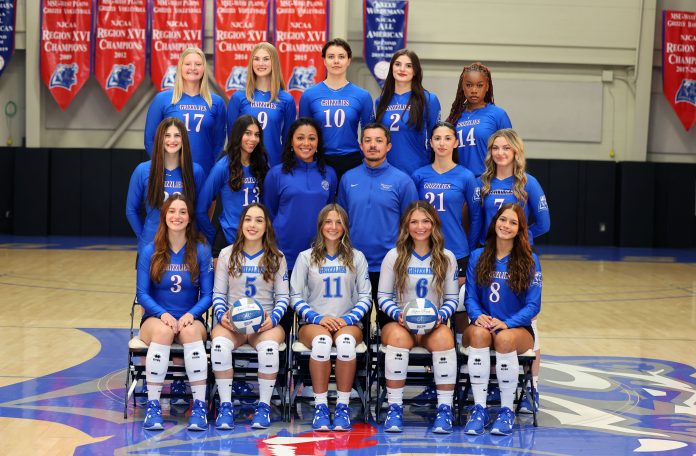 2425_Grizzly_VB_Team